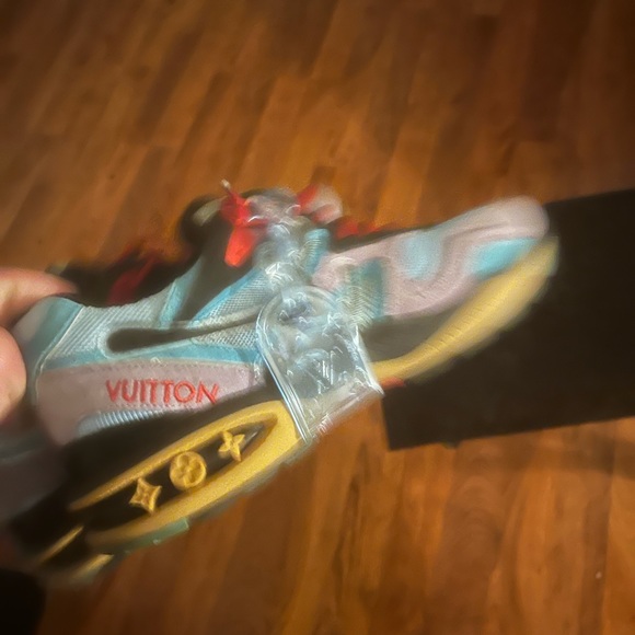 Louis Vuitton Mens trail trainers Purple almost new condition. Comes with Cert - Picture 2 of 2